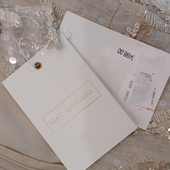 NWT Mac Duggal Sequined V Neck Short Flutter Sleeve Midi Dress SZ 2 in Oyster - Picture 6 of 16